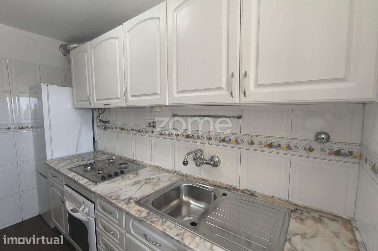 T3 Renovado c/ Suite | Santo António dos Cavaleiros - Grande imagem: 2/16