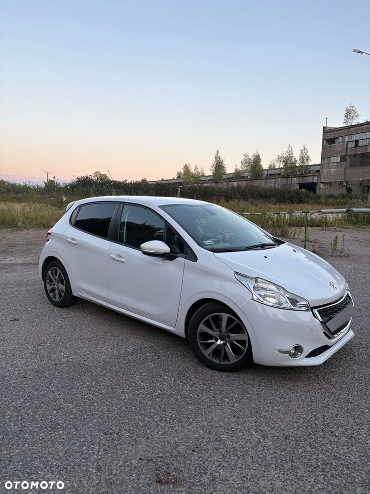 Peugeot 208 - 11