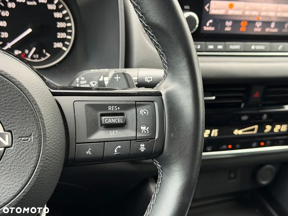Nissan Qashqai 1.3 DIG-T N-Connecta DCT - 10