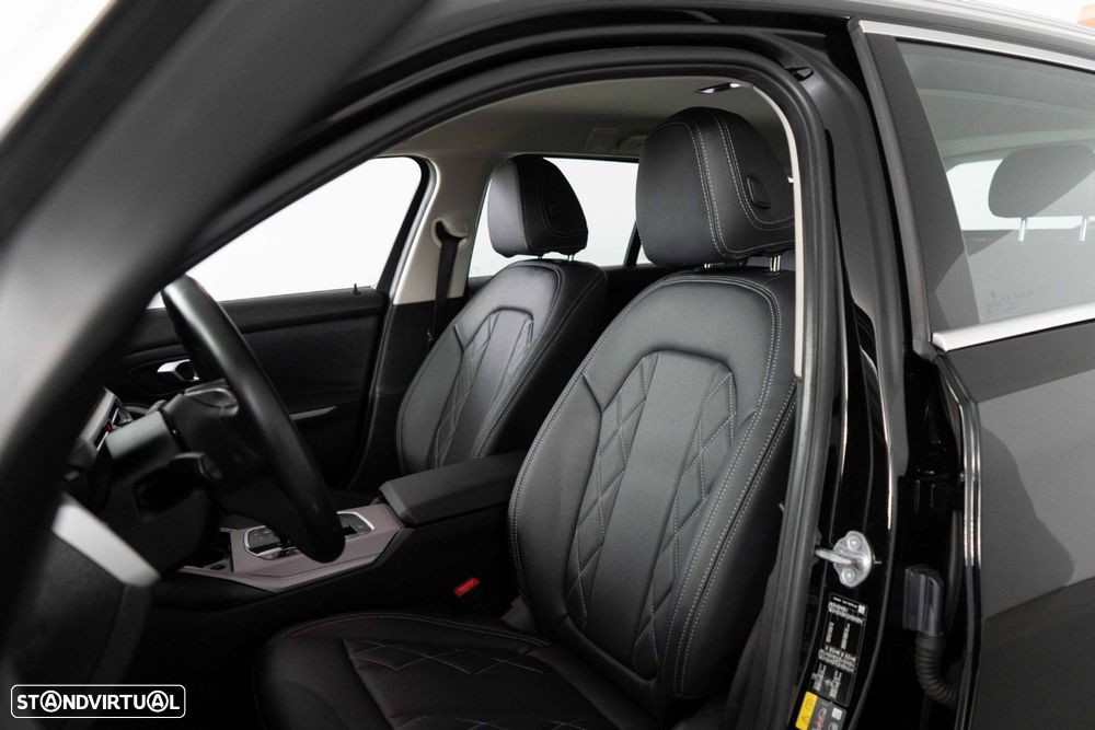 BMW 330 e Line Luxury Auto - 9