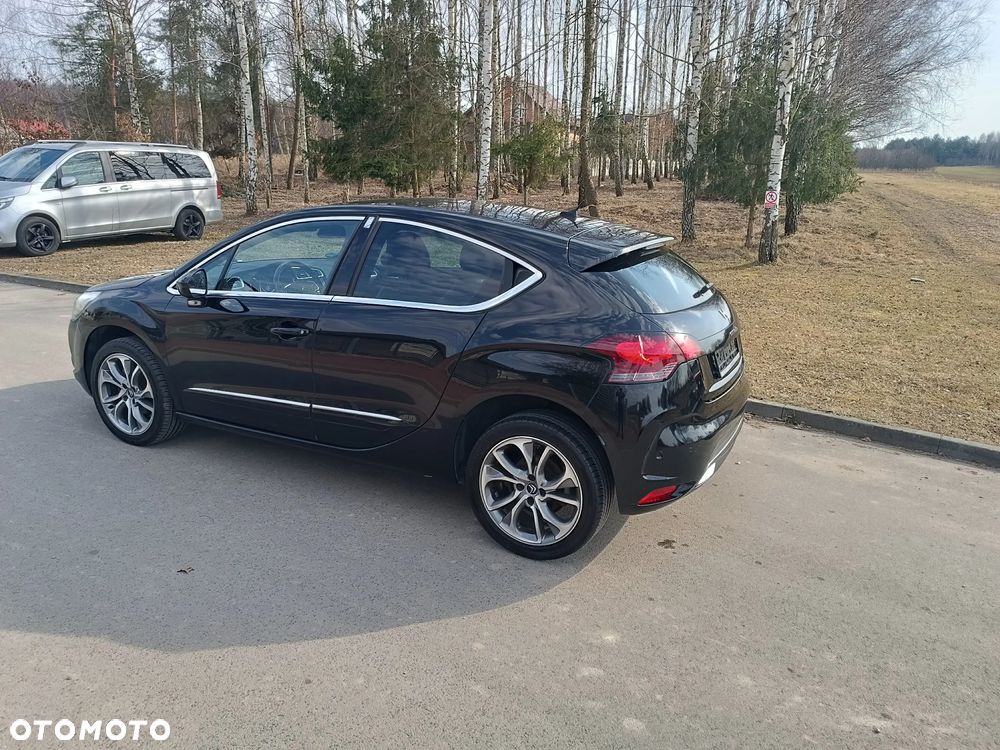 Citroën DS4 HDi 110 SoChic - 2