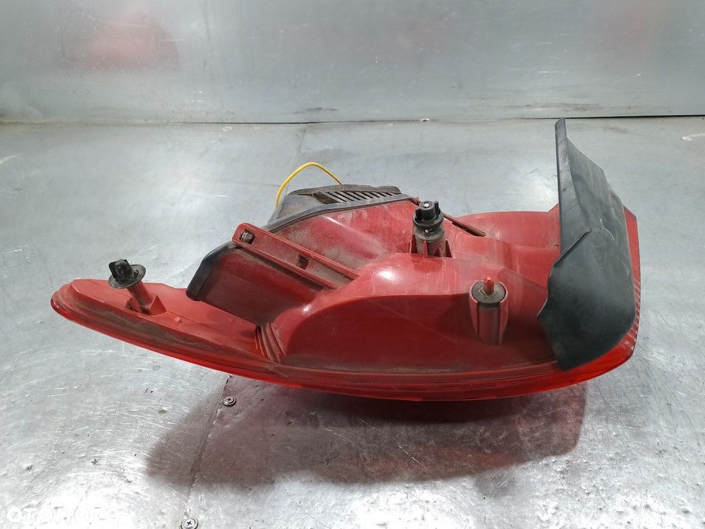 LAMPA TYLNA LEWA PEUGEOT 407 SW 9641948780 KOMBI - 2