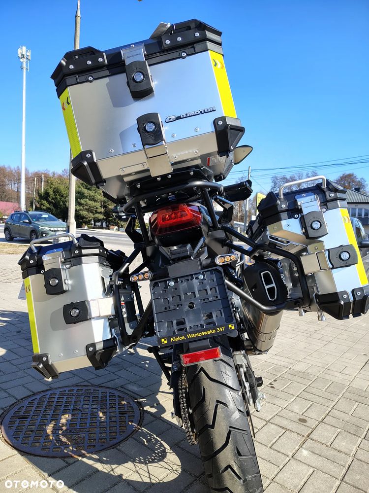 QJMOTOR SRT900S - 12