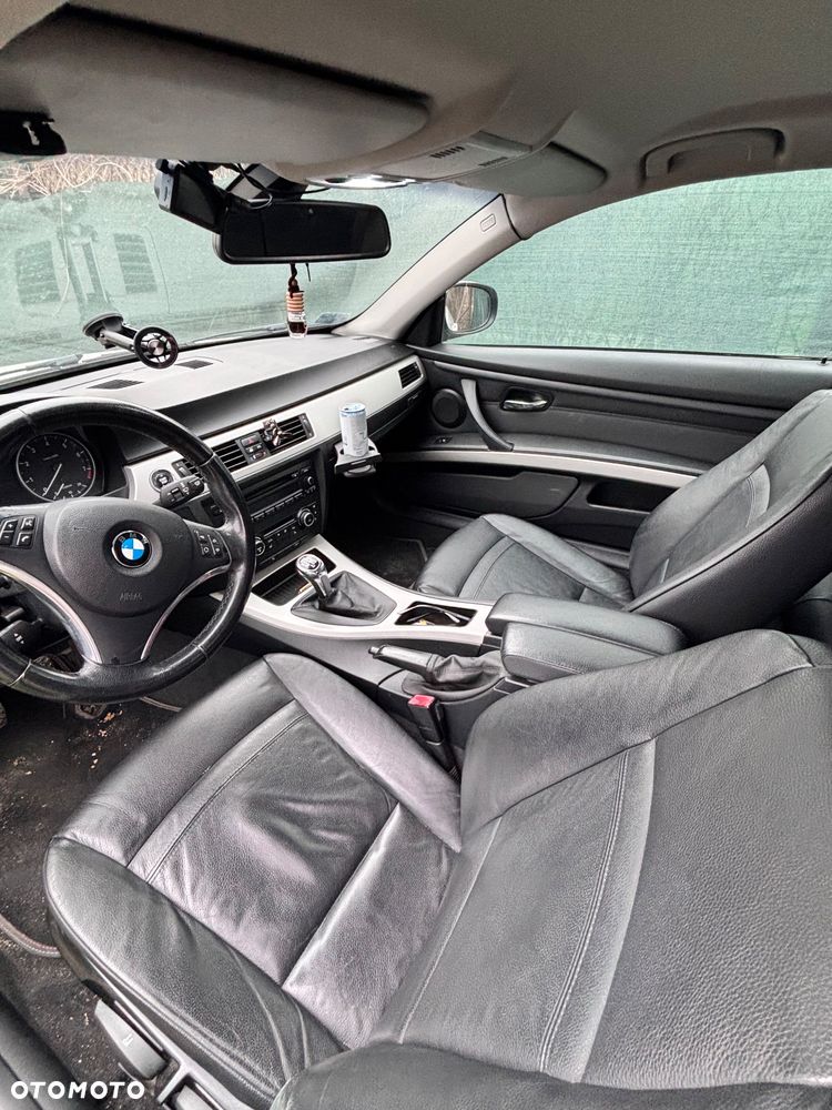 BMW Seria 3 320i - 4