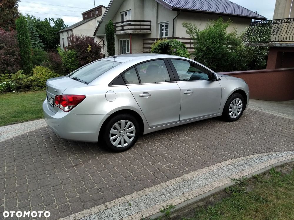 Chevrolet Cruze 1.6 LS - 7