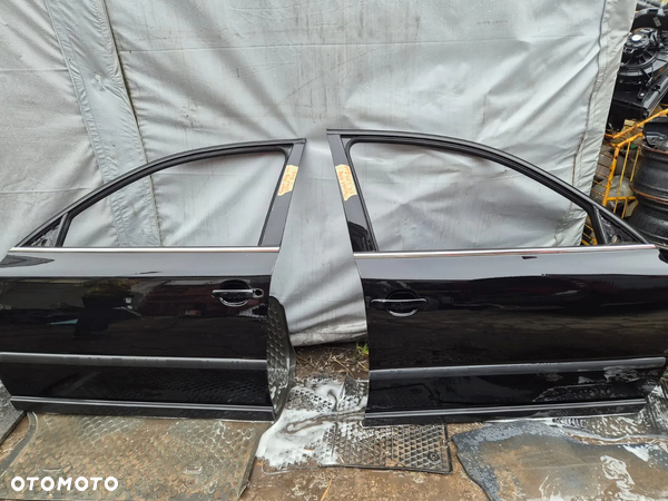 DRZWI PRZEDNIE P/L VW PASSAT B5 LIFT KOD LAK. L041 STAN BDB