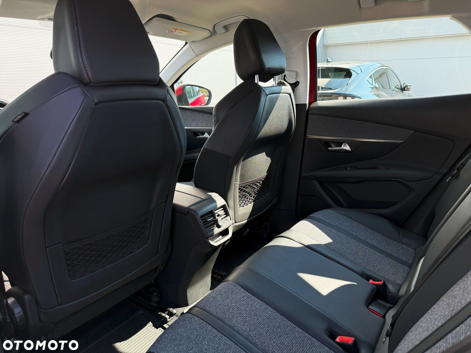 Peugeot 3008 1.2 PureTech GPF Allure S&S EAT8 - 26