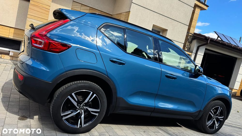Volvo XC 40 B3 B DKG Plus Black Edition - 10