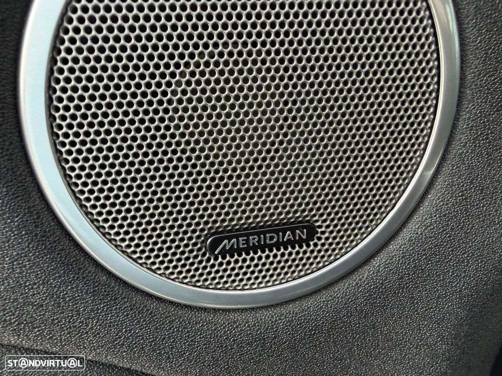 Land Rover Range Rover Evoque 2.0 D150 AWD R-Dynamic HSE Auto - 35