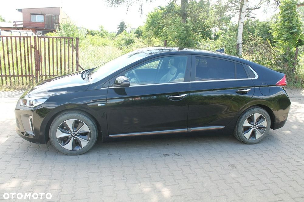Hyundai IONIQ - 9