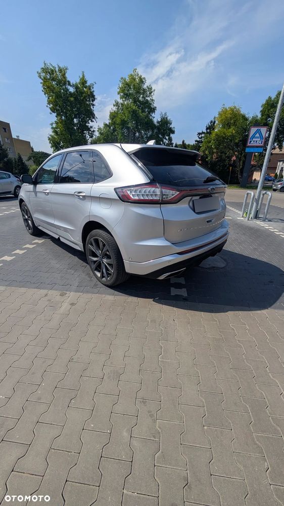 Ford Edge - 2