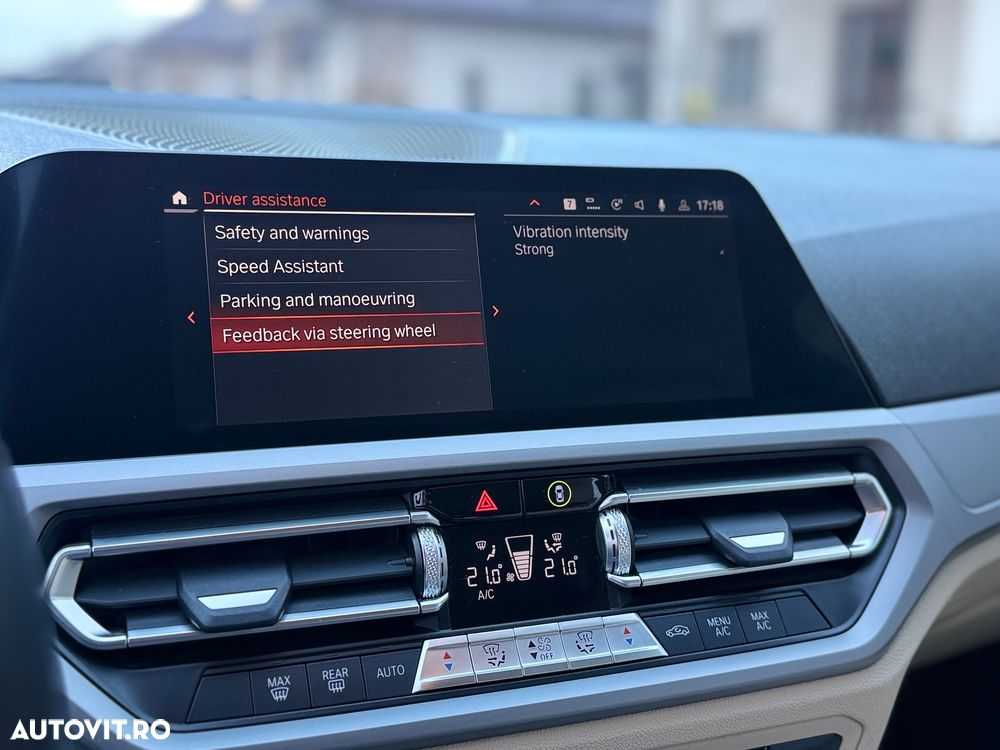 BMW Seria 3 330e Aut. - 33