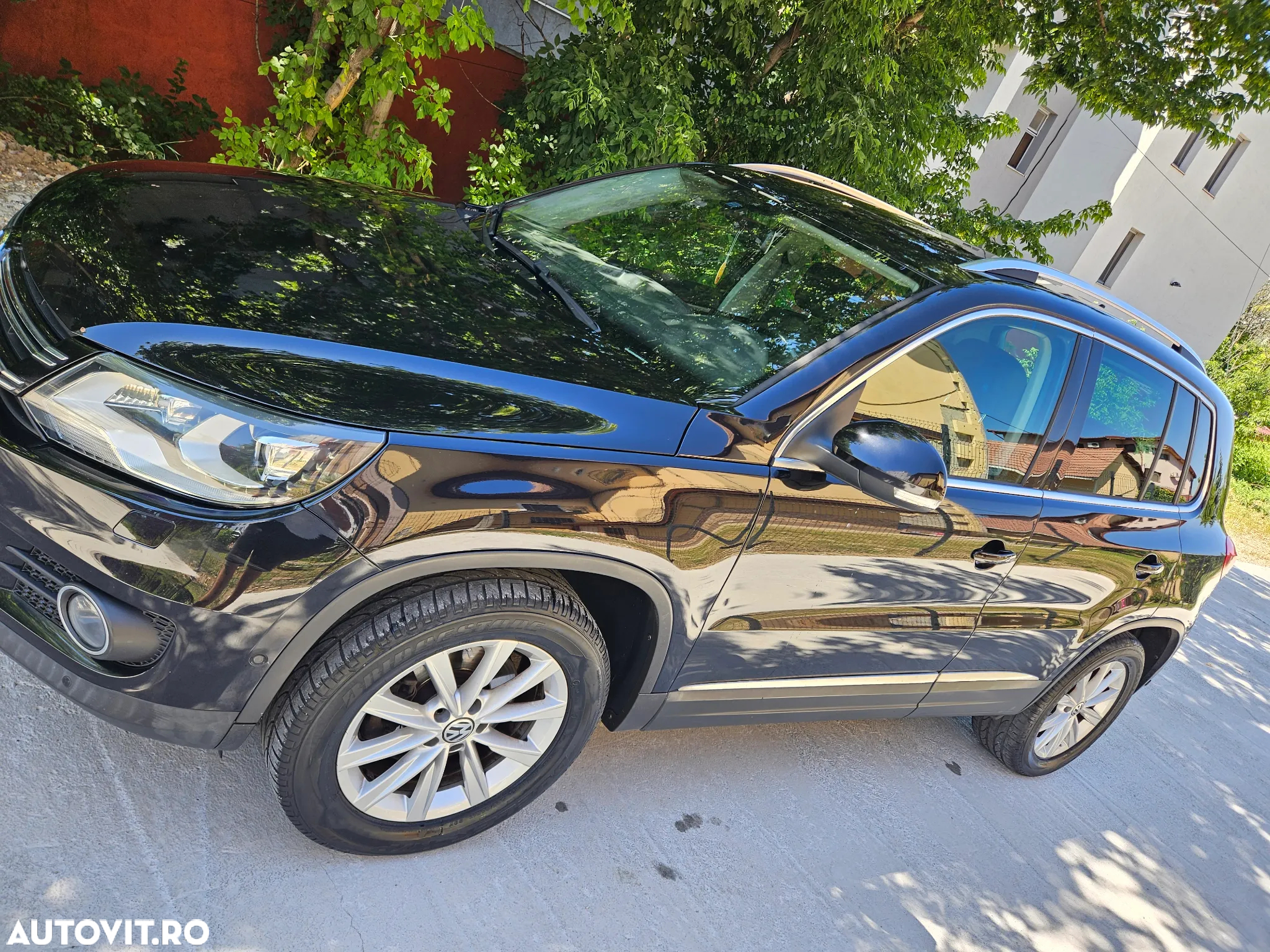 Volkswagen Tiguan 2.0 TDI 4Motion DSG Sport & Style - 3