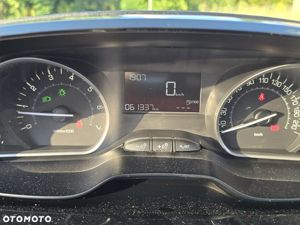 Peugeot 208 1.2 PureTech Active - 19
