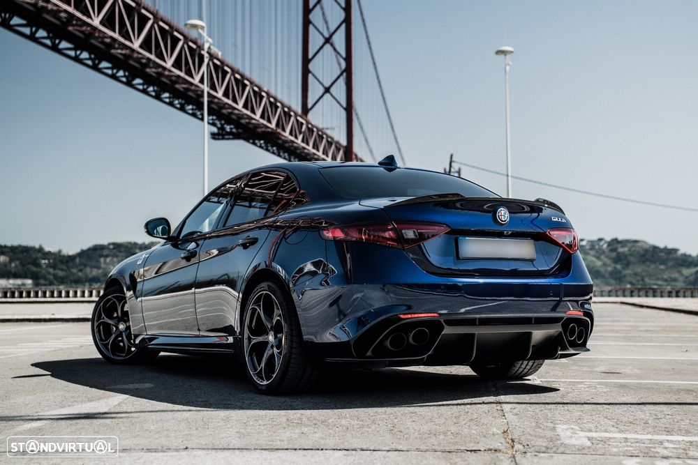 Alfa Romeo Giulia 2.9 Bi-Turbo Quadrifoglio AT8 - 11