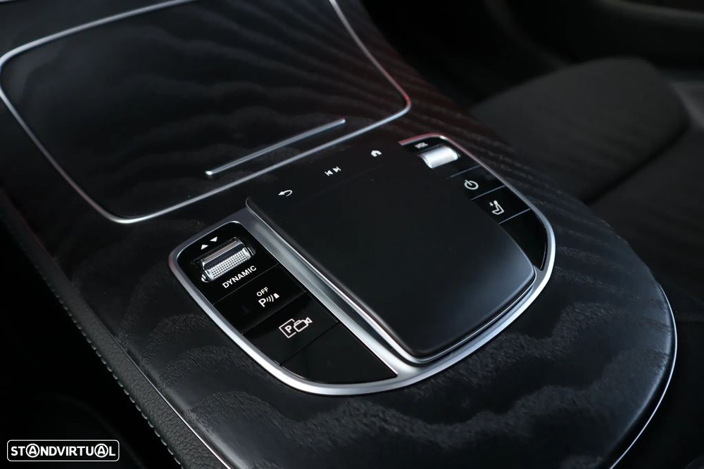 Mercedes-Benz E 300 de 9G-TRONIC AMG Line - 27