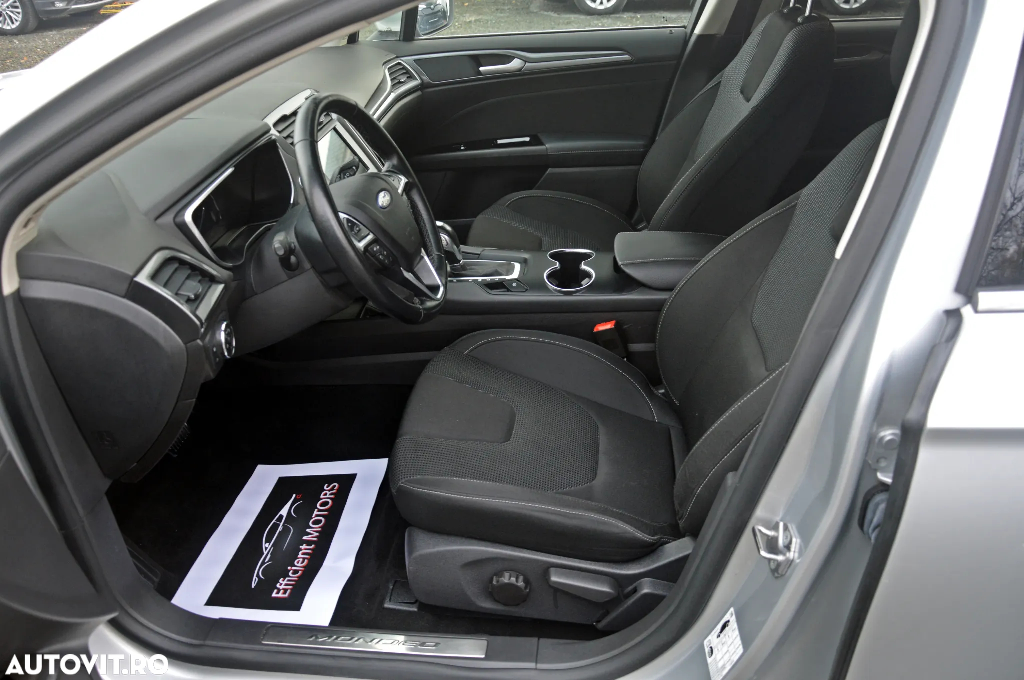 Ford Mondeo 2.0 HEV Titanium - 23