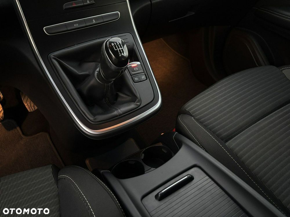 Renault Grand Scenic - 16