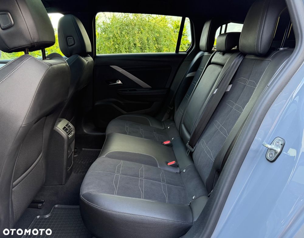 Opel Astra 1.2 T GS Line S&S - 16