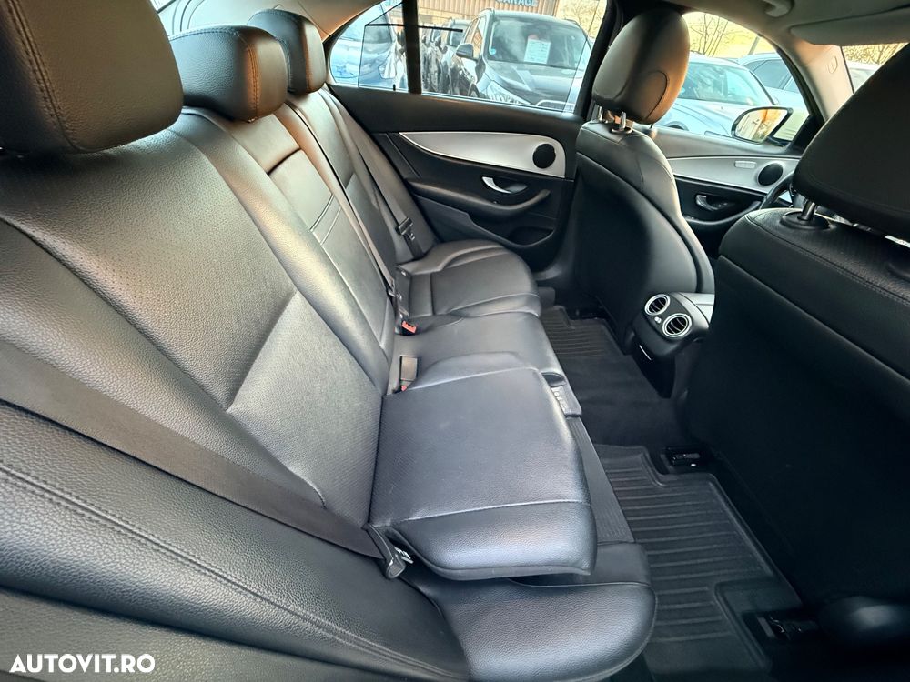 Mercedes-Benz E - 10