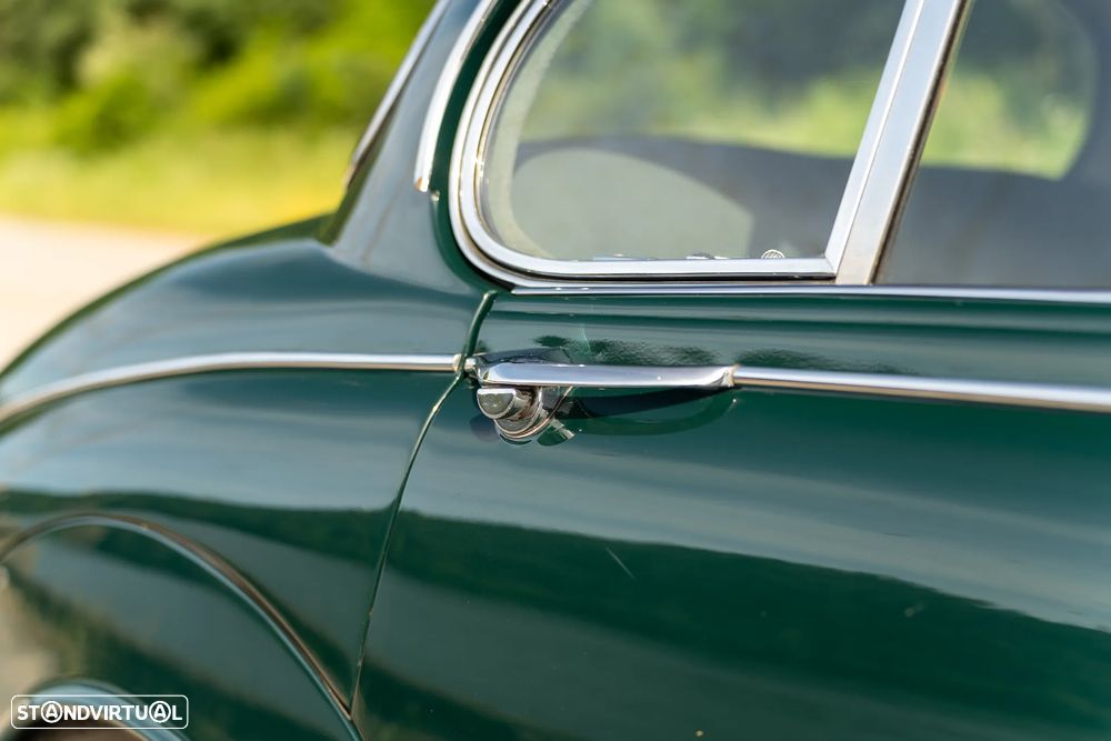Jaguar MK II - 18