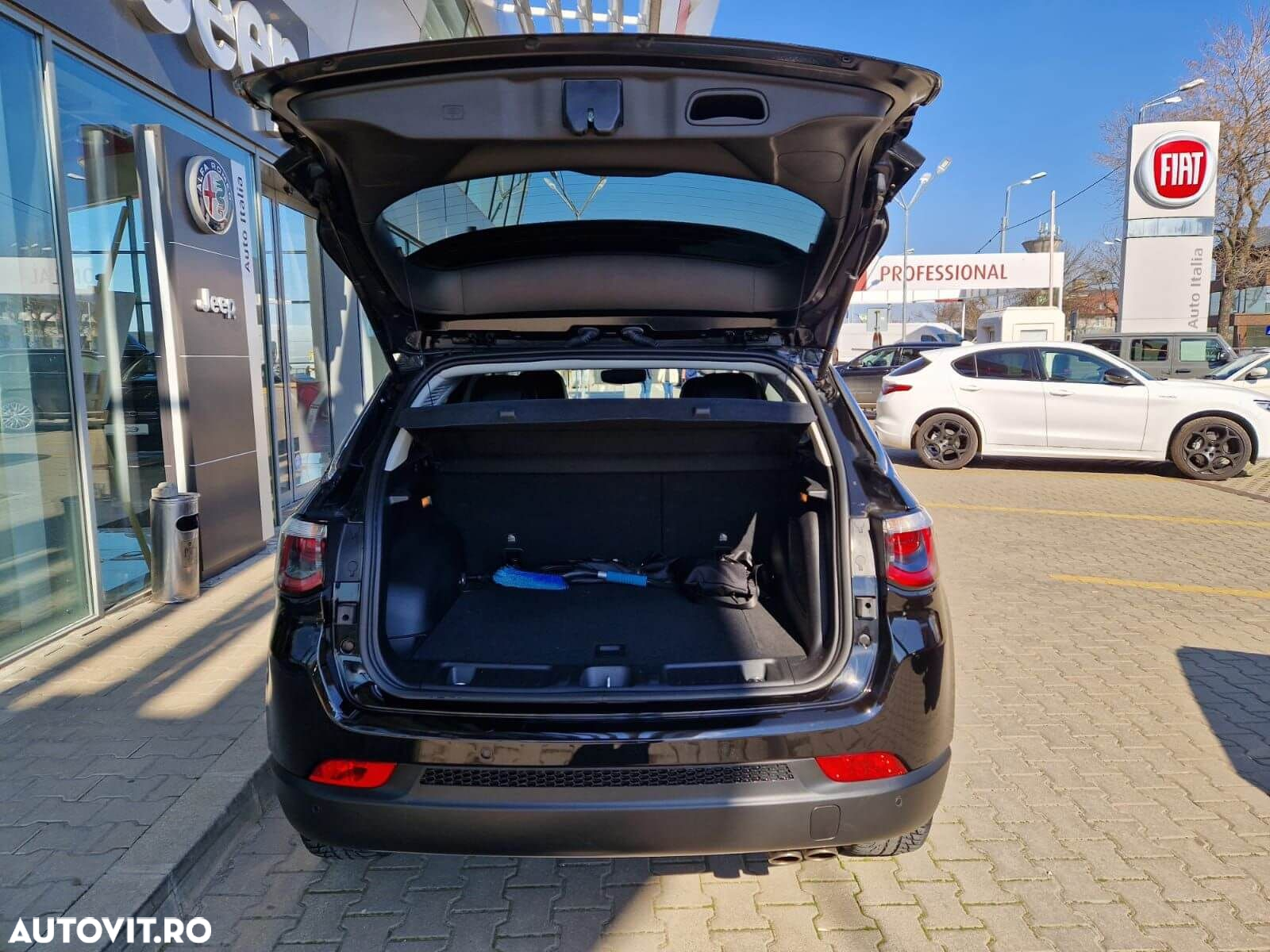 Jeep Compass - 11