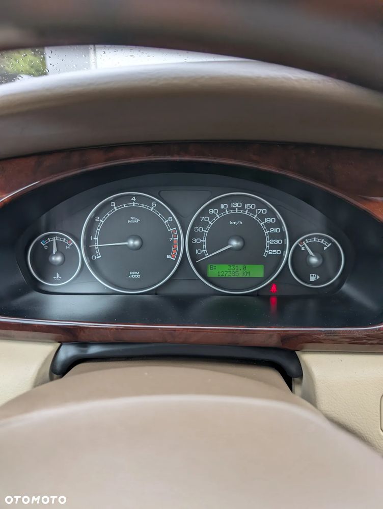 Jaguar X-Type ver-3-0-v6-4x4-executive - 10