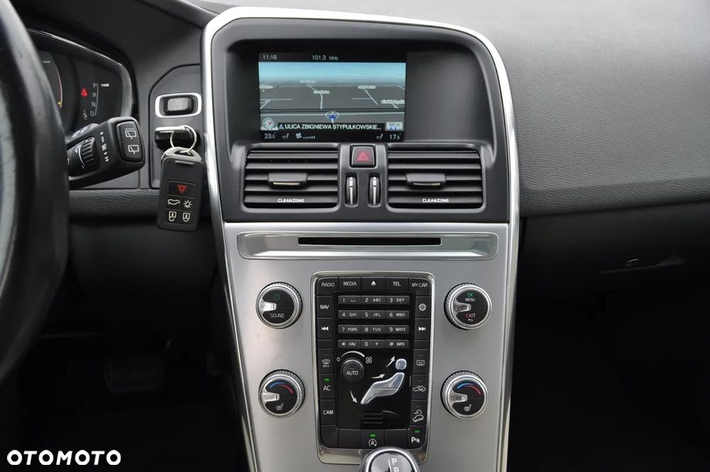 Volvo XC 60 D4 AWD Summum - 27