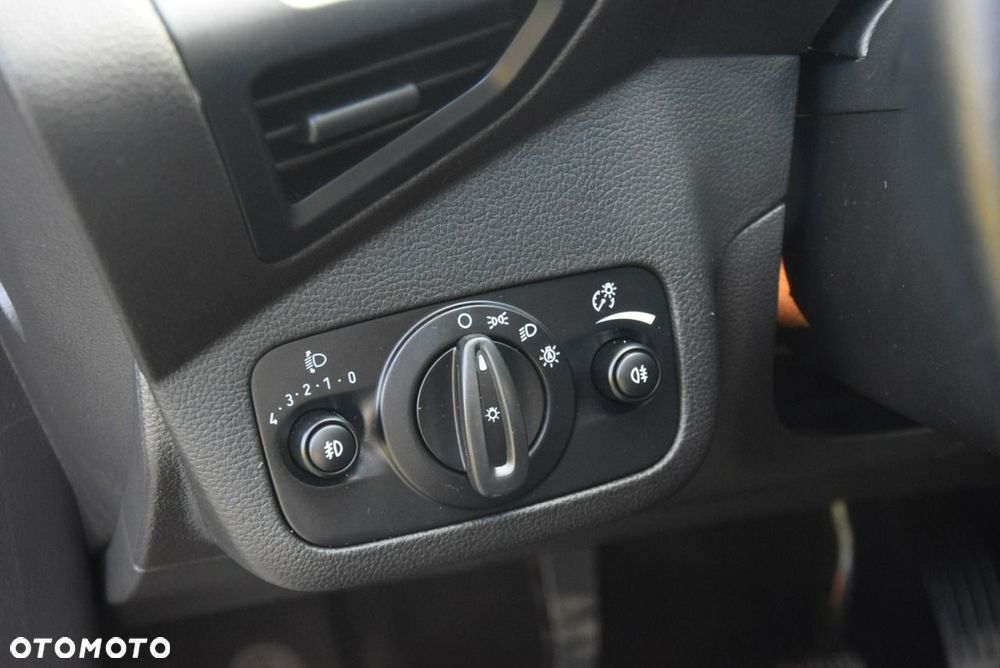 Ford Kuga 2.0 TDCi 2x4 Titanium - 32
