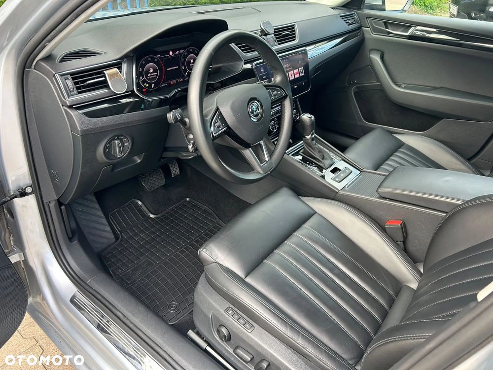 Skoda Superb 2.0 TDI L&K DSG - 31