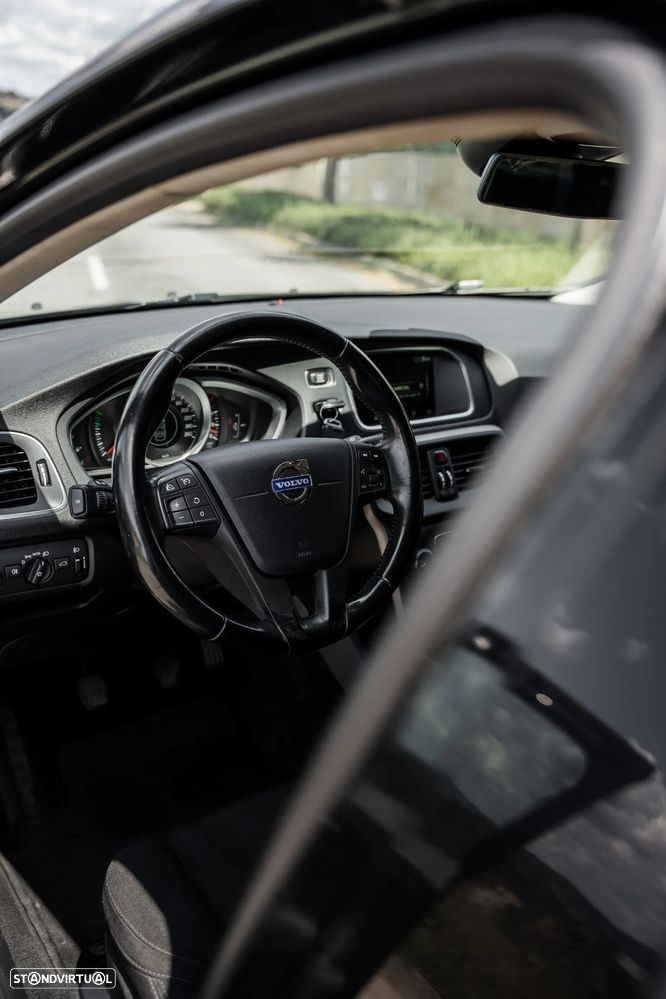Volvo V40 D2 - 25