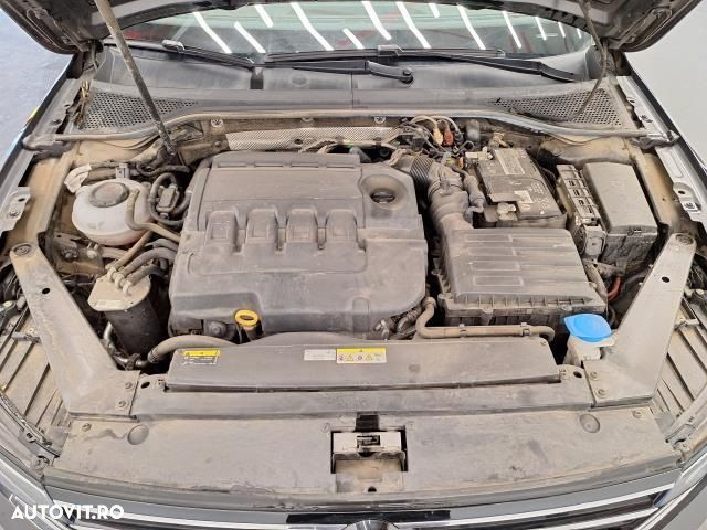 Volkswagen Passat - 12