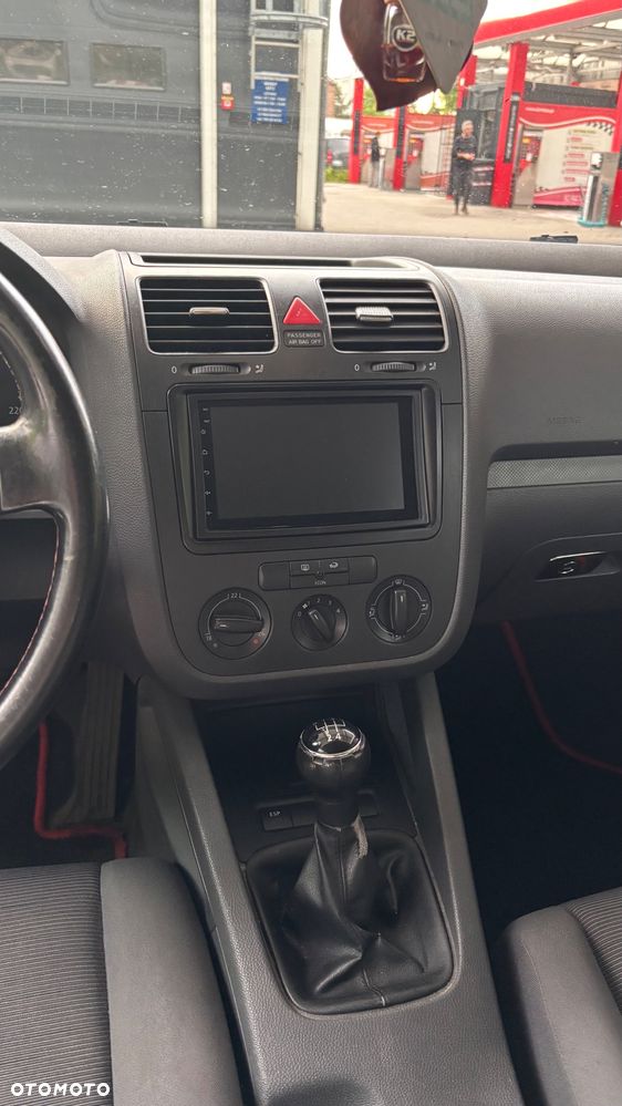 Volkswagen Golf - 5