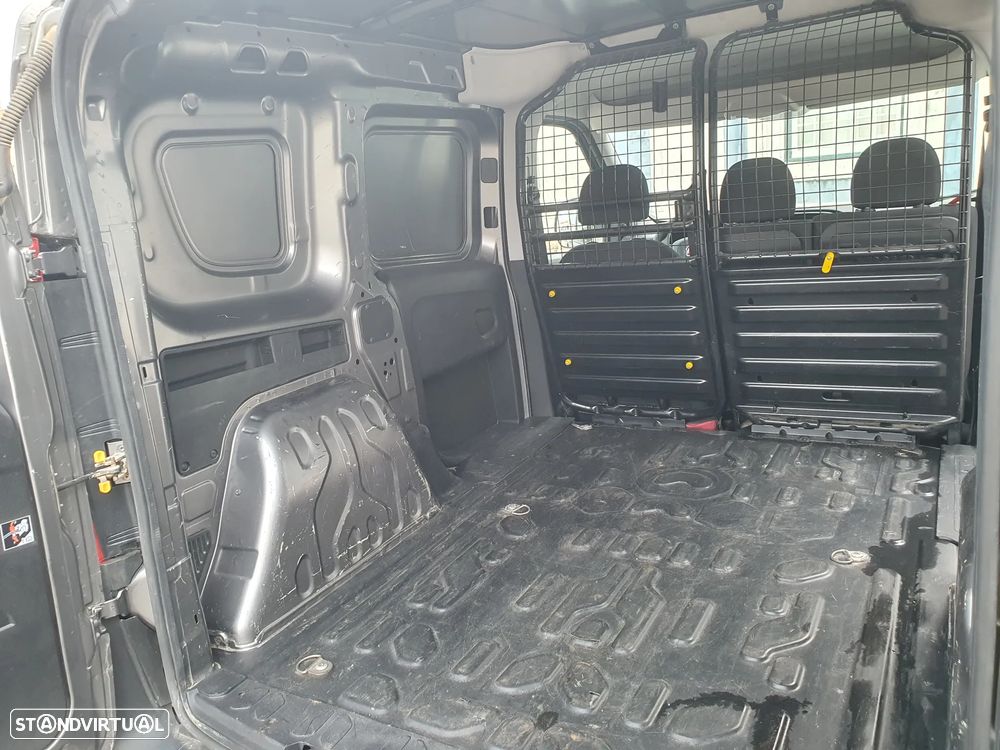 Fiat DOBLO MULTIJET 3 LUGARES A/C - 23