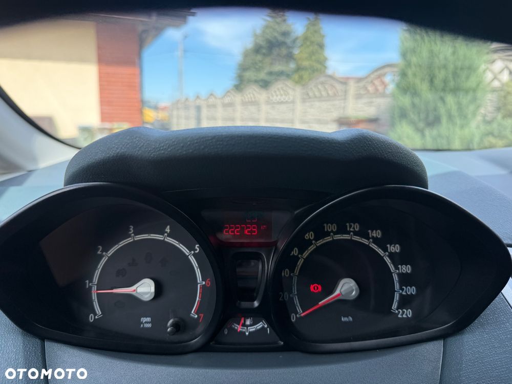 Ford Fiesta 1.4 Trend - 24