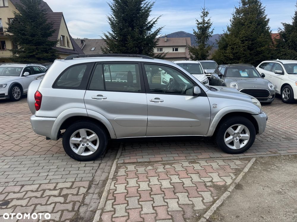 Toyota RAV4 D-4D 4x4 - 4