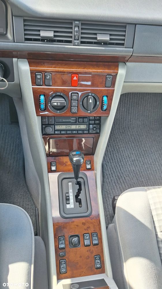 Mercedes-Benz W124 (1984-1993) - 19