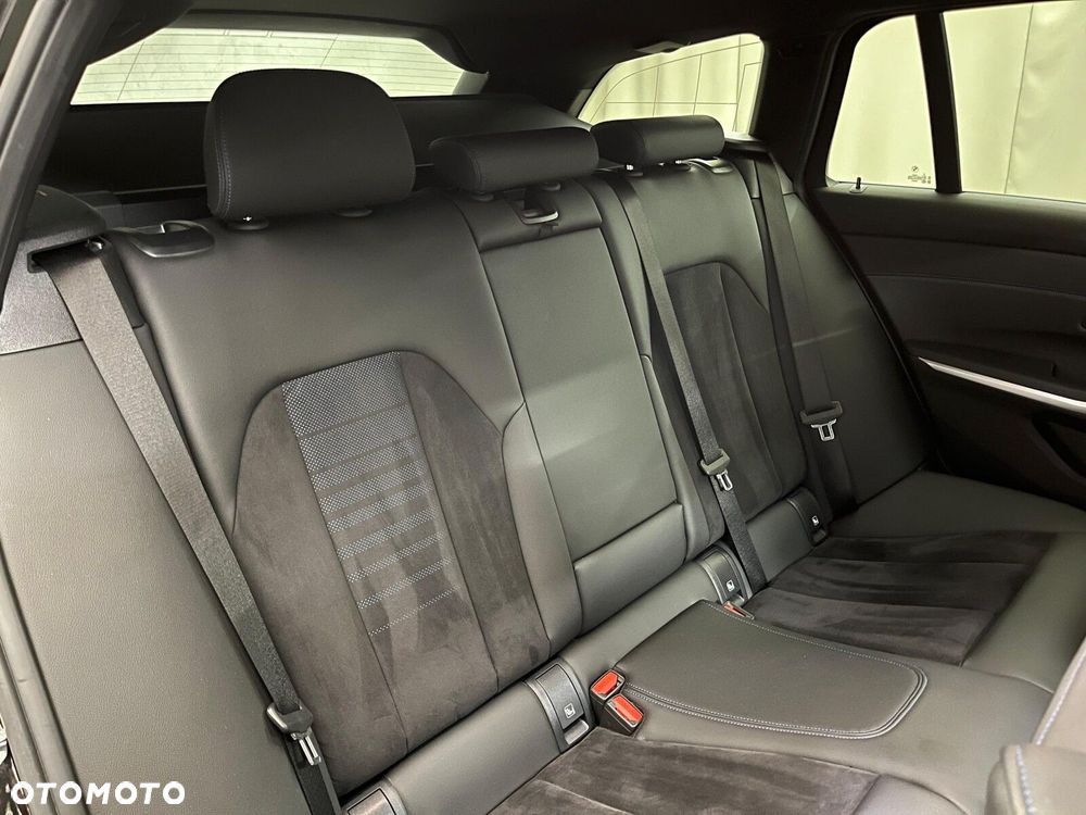 BMW Seria 3 320d xDrive mHEV M Sport - 37