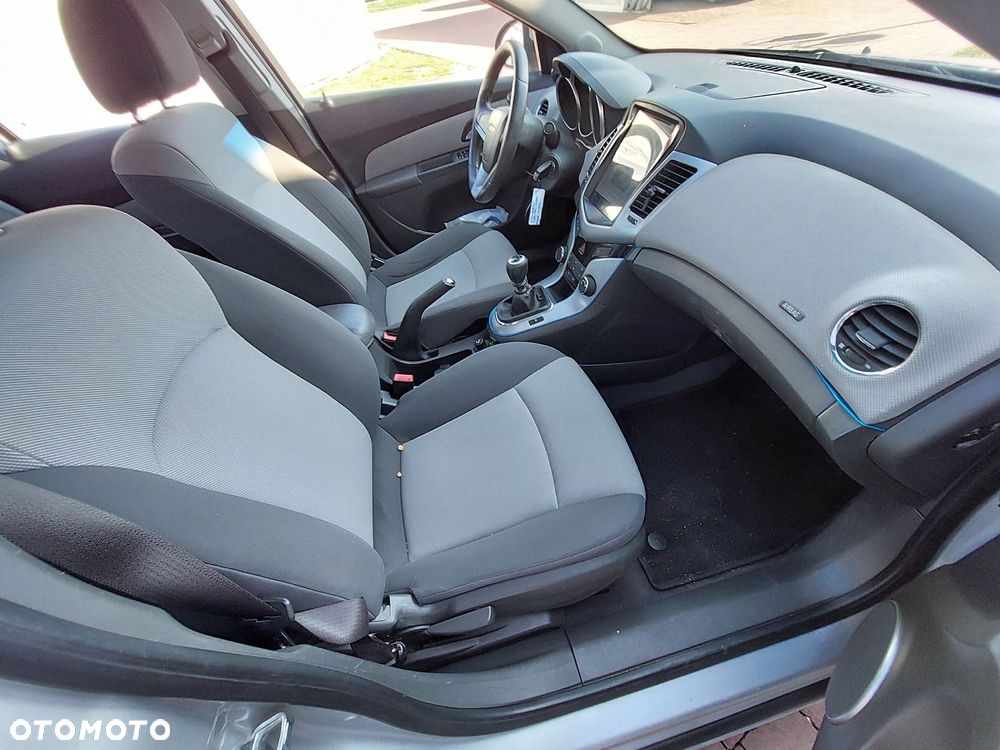 Chevrolet Cruze - 14