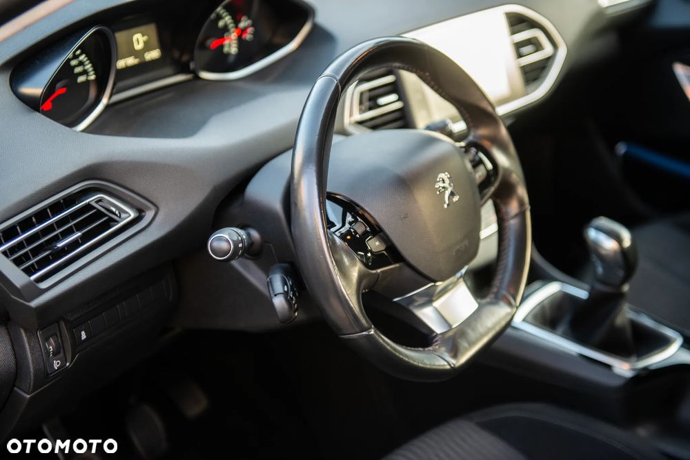 Peugeot 308 1.2 PureTech Access EU6 - 15