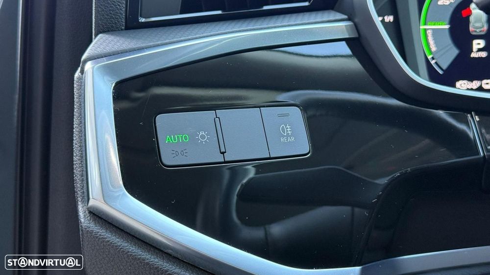 Audi Q3 45 TFSIe S tronic - 12