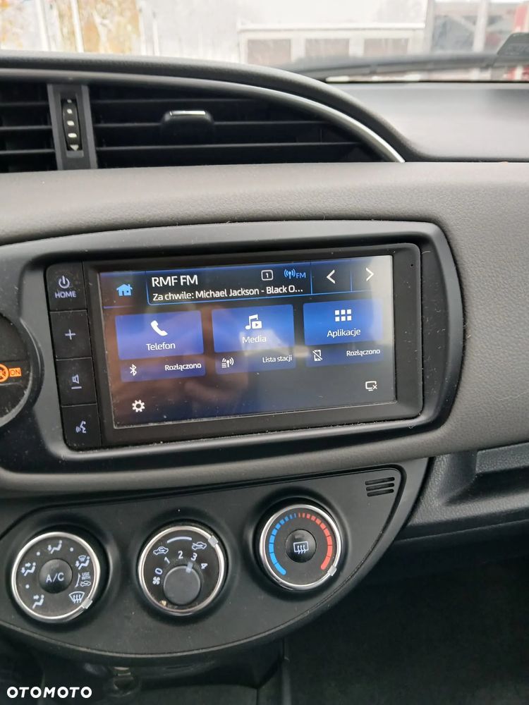 Toyota Yaris 1.5 Premium - 11