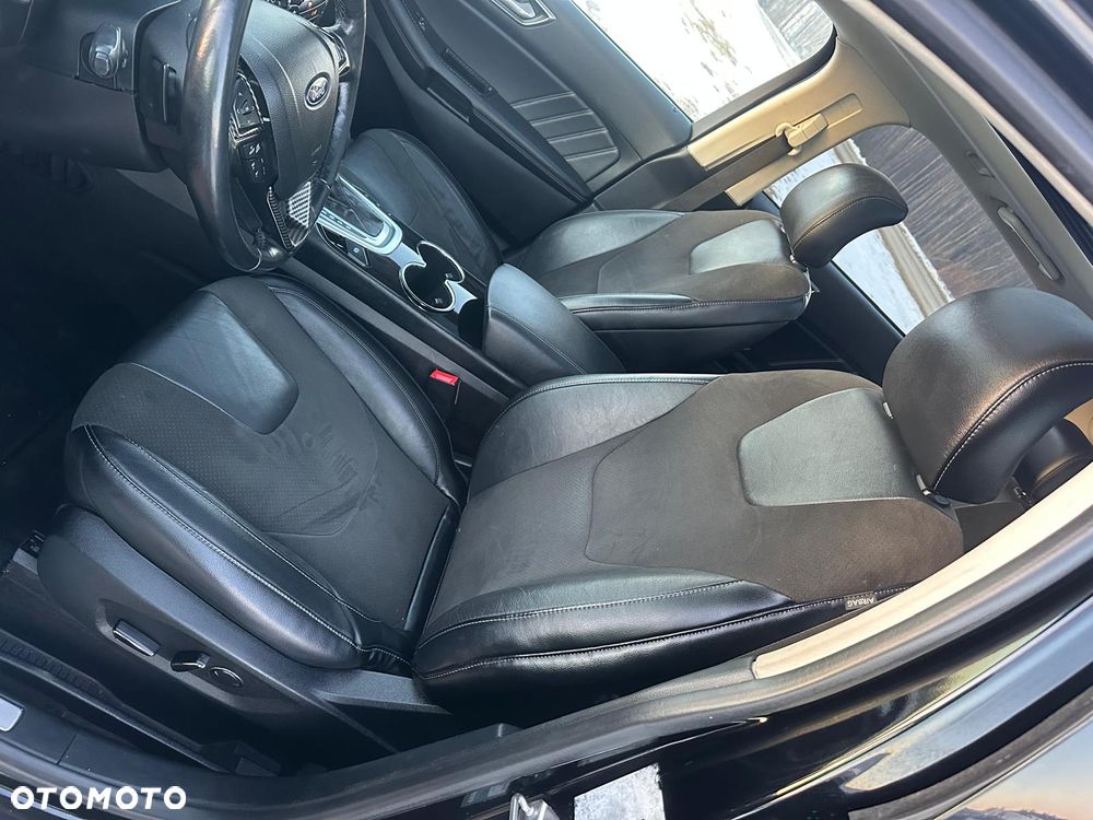 Ford Edge 2.0 TDCi Bi-Turbo 4x4 ST-LINE - 18