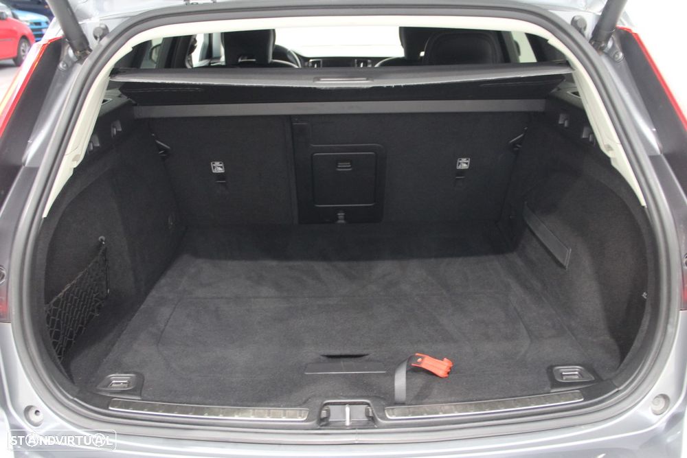 Volvo V60 2.0 D3 Inscription Geartronic - 33