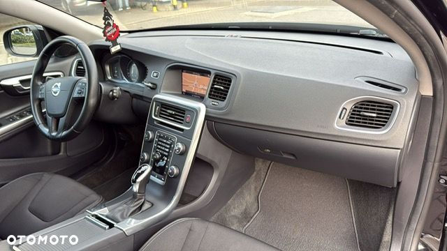 Volvo V60 D3 Geartronic Momentum - 39