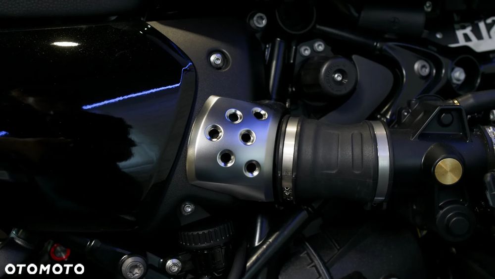 BMW R - 9
