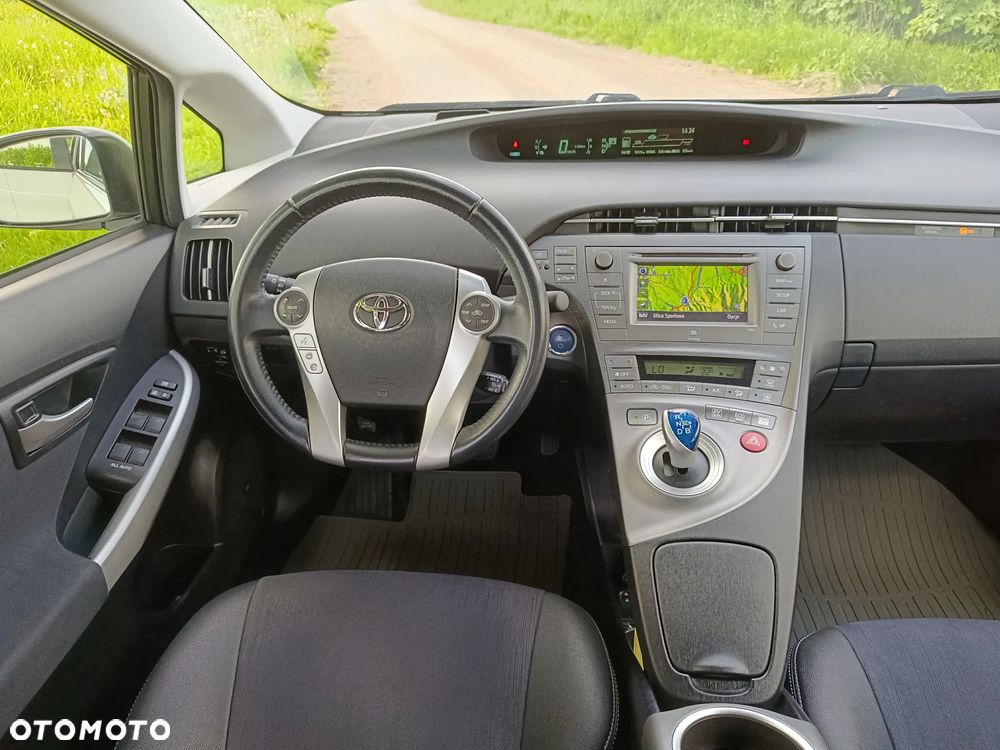 Toyota Prius 1.8 HSD Prestige - 22