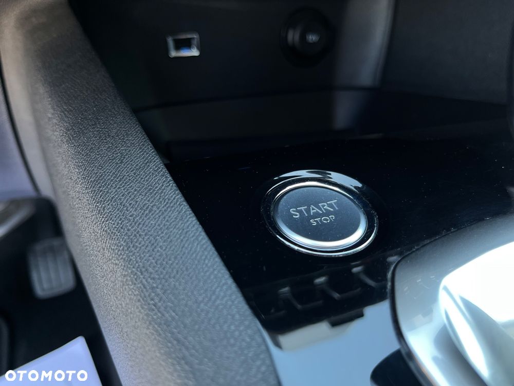 Peugeot 3008 PureTech 130 Stop & Start GPF EAT8 Allure - 17