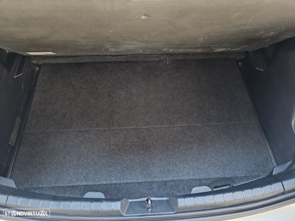 Toyota Yaris 1.5 HSD Comfort+P.Techno - 33