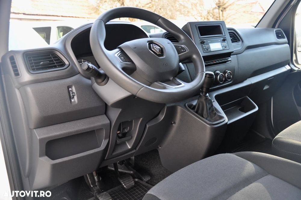 Renault Master L4H2 Van - 15